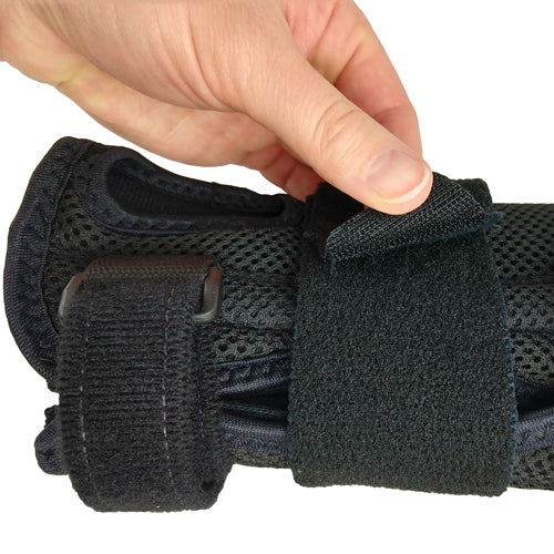 Blue Jay Deluxe Carpal Tunnel Wrist Brace - Right Hand, L/XL - Black
