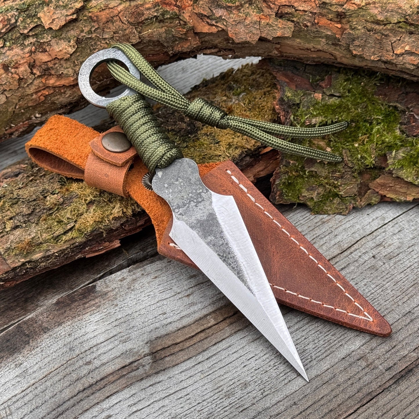 Hand-Forged Throwing Knife with Leather Belt Sheath, 16 cm (6.3 inches)
