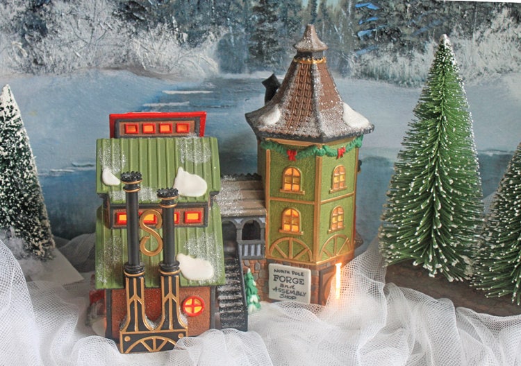 Department 56 Illuminated House. Elfie's Sleds and Skates. North Pole Series. Hand Painted Porcelain Building with Lights. Christmas Decor.
