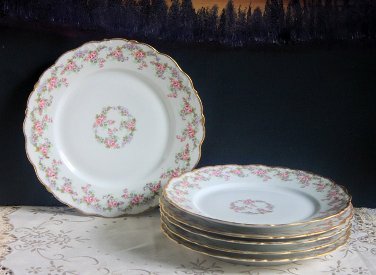 Berry Bowls by Limoges Elite. Set of Eight Berry Bowls. 5 inch Serving Bowls with Pink Roses & Scalloped Rim.