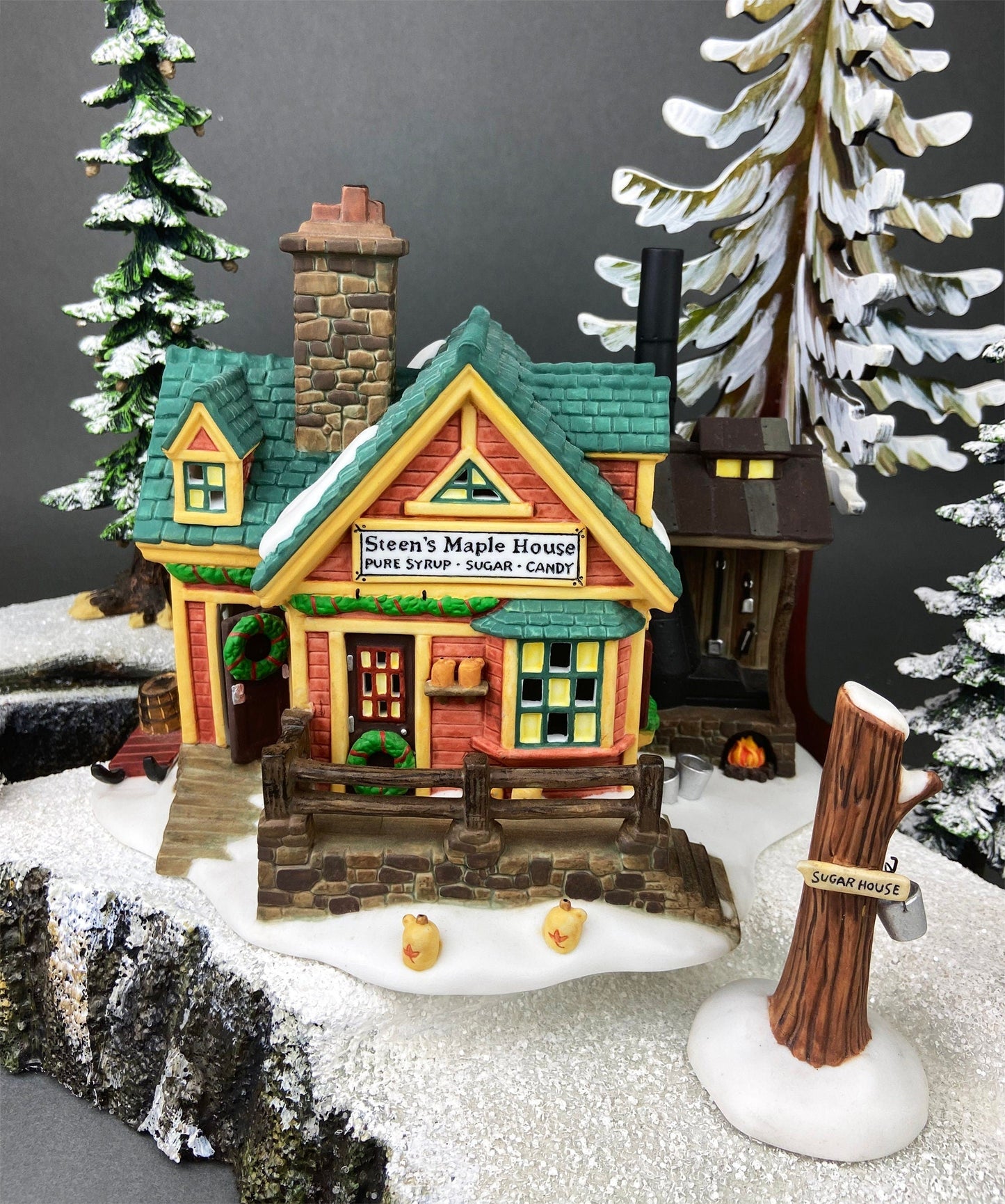 Department 56 Dickens Village Illuminated Church Christmas Village House