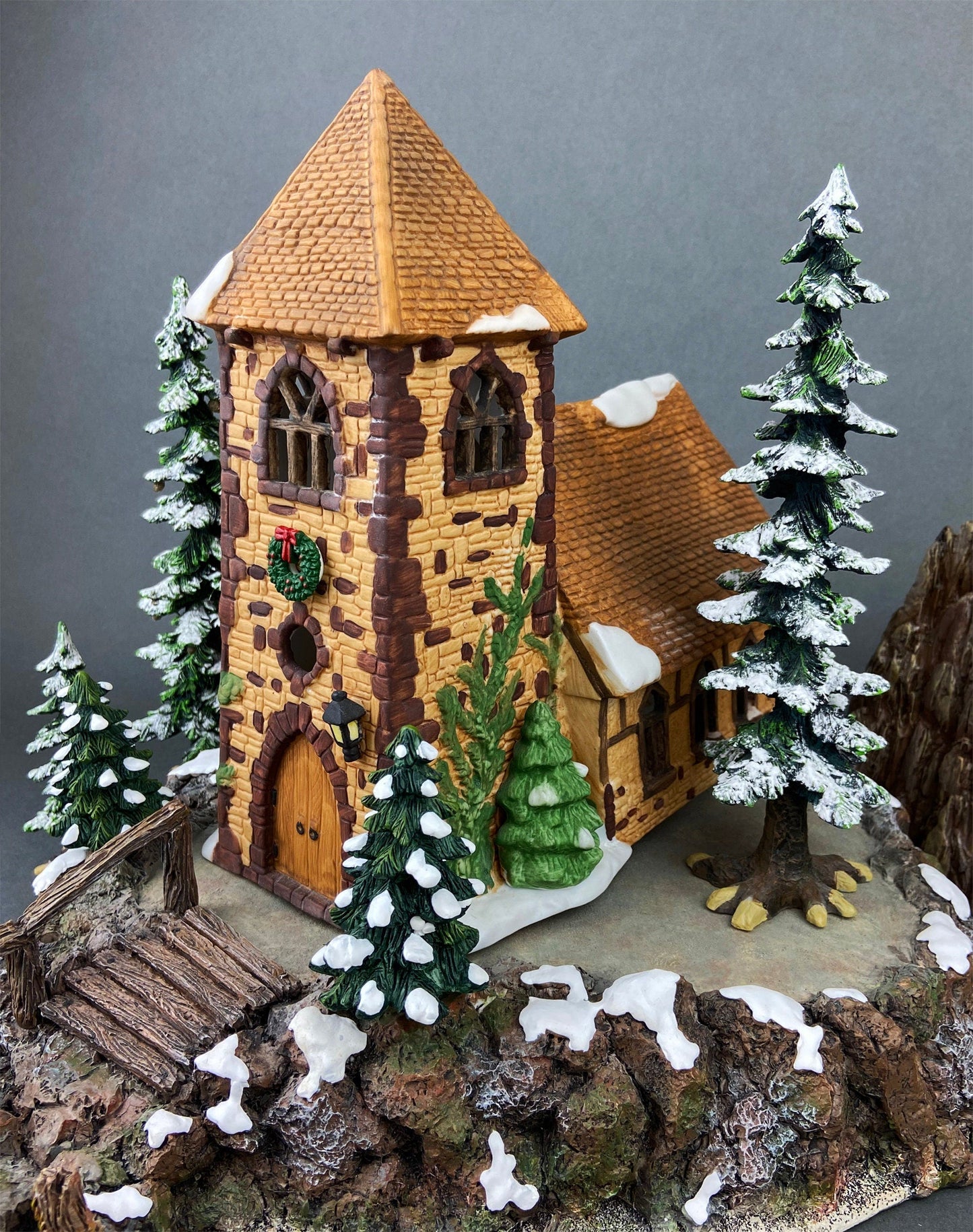 The City Globe Publishing by Department 56.  Illuminated Christmas Village House. Christmas in the City Series. Hand-Painted Porcelain.