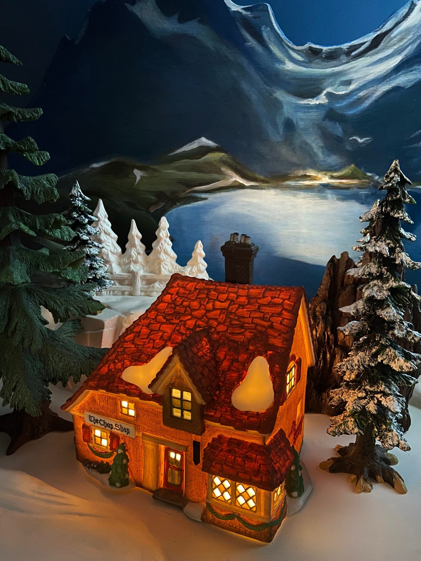 Department 56 Dickens Village Boarding School: 150th Anniversary Edition