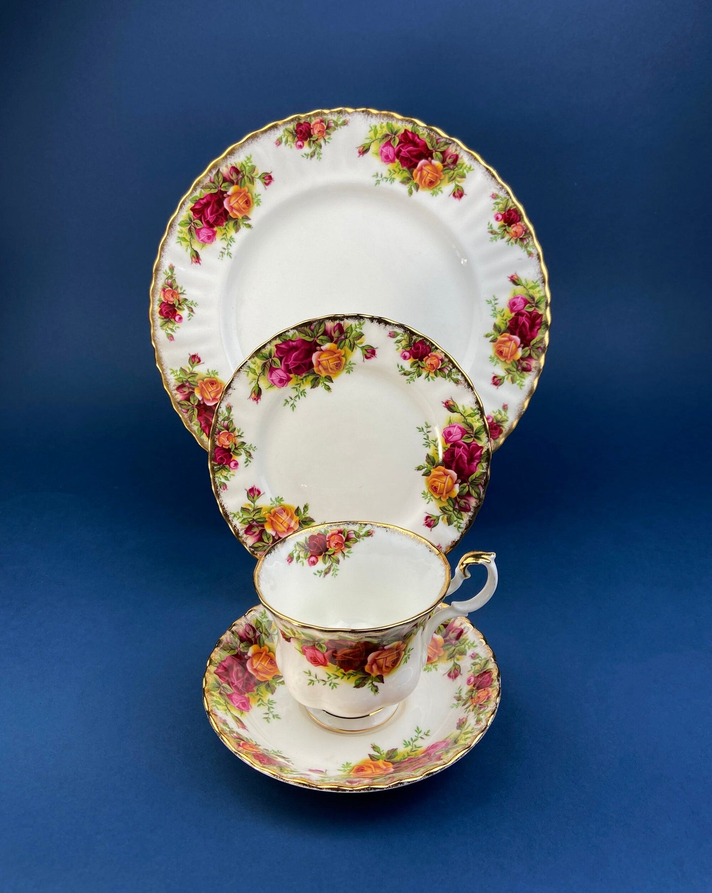 Royal Albert Dessert Plate in Old Country Roses Motif