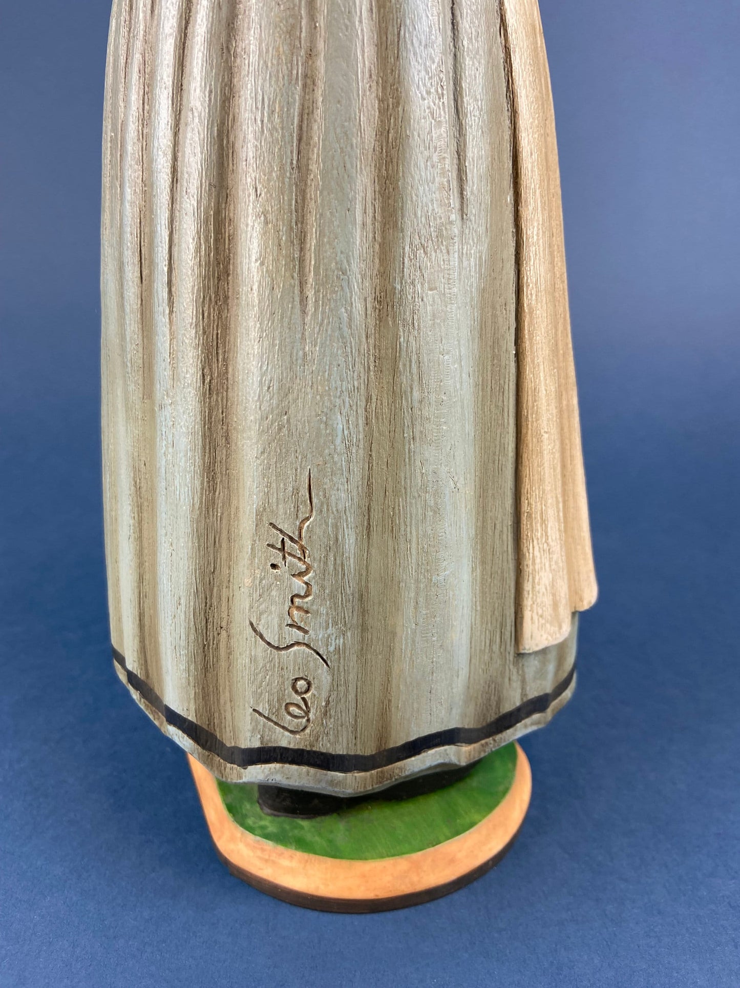 Large Pilgrim Woman Figurine. Our Town Collection by Leo Smith for Dept 56. Hand-Painted Statuette Signed by Artist. Gift for Him or Her.